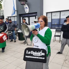 Estatales apoyaron, con su marcha, a los municipales de Caleta Olivia