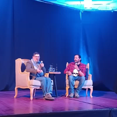 A sala llena, Pavel Oyarzún Díaz presentó “El paso del Diablo” en la Feria Provincial del Libro de Santa Cruz