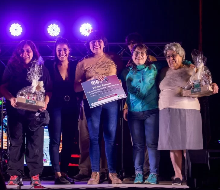 Colectiva Viento Negro de Santa Cruz ganó la Bienal Internacional de Arte de Río Negro