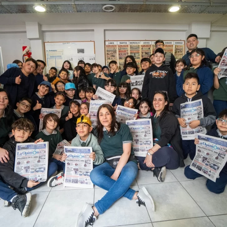 Detrás de la noticia: alumnos del Colegio Santa Bárbara de Río Turbio visitaron La Opinión Austral Detrás de la noticia: alumnos del Colegio Santa Bárbara de Río Turbio visitaron La Opinión Austral