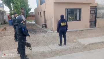 Allanamientos en Caleta Olivia por un robo: secuestraron un vehículo