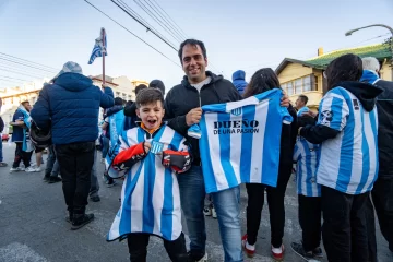 Así festejaron los hinchas de Racing en Río Gallegos