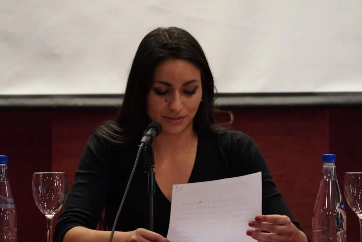 La diputada Lucía Montenegro presente en una charla por denuncias falsas en Río Gallegos