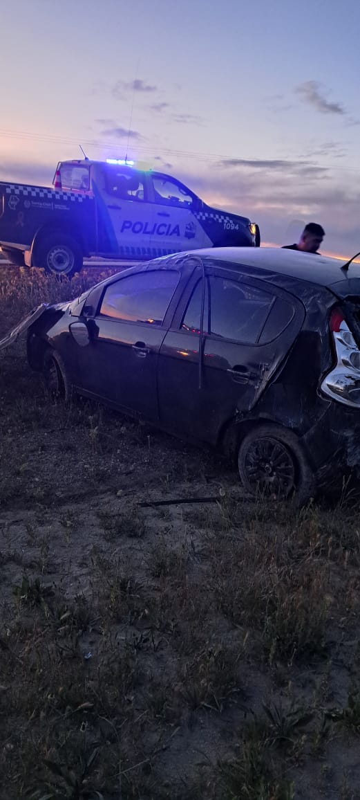 accidente-en-la-ruta-vuelco-10-de-nov-2024-2-1-328x728