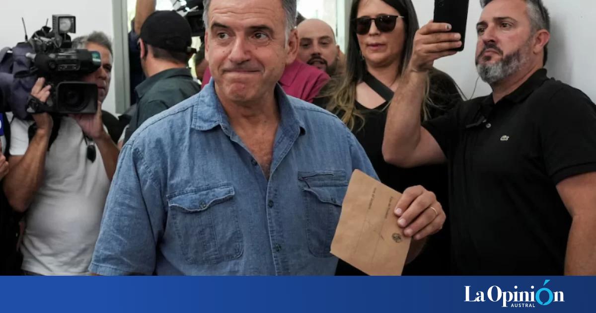 Elecciones Uruguay Yamandú Orsi se impuso en el balotaje y será el nuevo presidente La