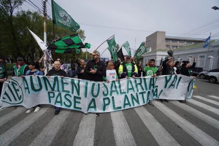 Casi 60 mil agentes del Estado fueron cesanteados desde que asumió Milei