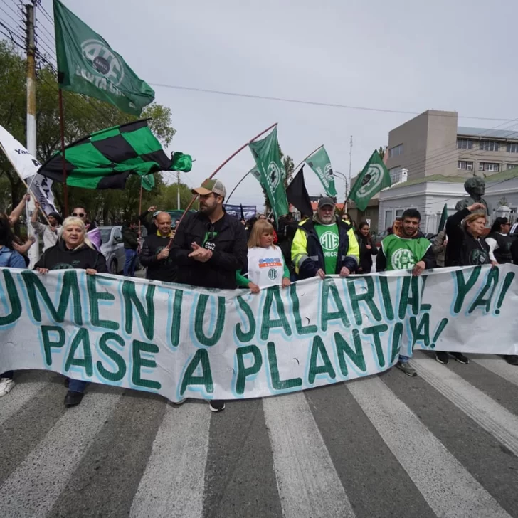 Casi 60 mil agentes del Estado fueron cesanteados desde que asumió Milei