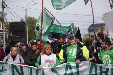 Informe alerta que continúa la caída del salario y el empleo en el sector público Informe alerta que continúa la caída del salario y el empleo en el sector público