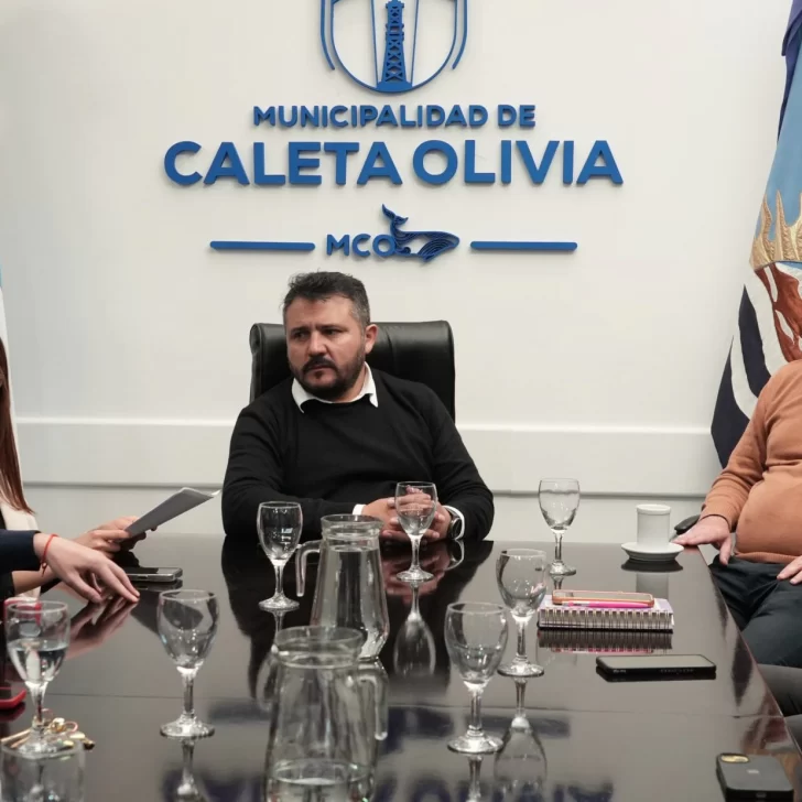 Pablo Carrizo ratificó el aumento del 20% por decreto a municipales de Caleta olivia y apuró a los concejales por los jubilados