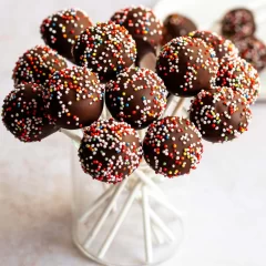 Cake Pops: receta con chocolate bien fácil y rápida para festejos y cumpleaños