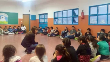 Roxana Reyes criticó la multa de $1.700 millones al gremio docente por los paros en las escuelas de Santa Cruz en 2023 Roxana Reyes criticó la multa de $1.700 millones al gremio docente por los paros en las escuelas de Santa Cruz en 2023