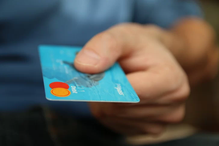 ¿Las tarjetas físicas están por desaparecer? Todo sobre el futuro del dinero digital en Argentina
