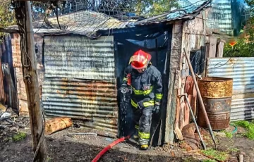 Bomberos controlaron un principio de incendio en un depósito de 28 de Noviembre