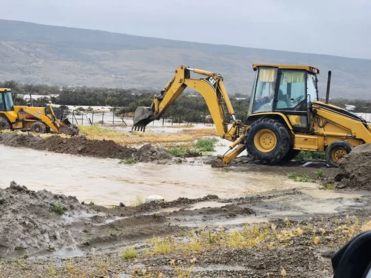 Por las intensas lluvias, restringen el acceso a Gobernador Gregores