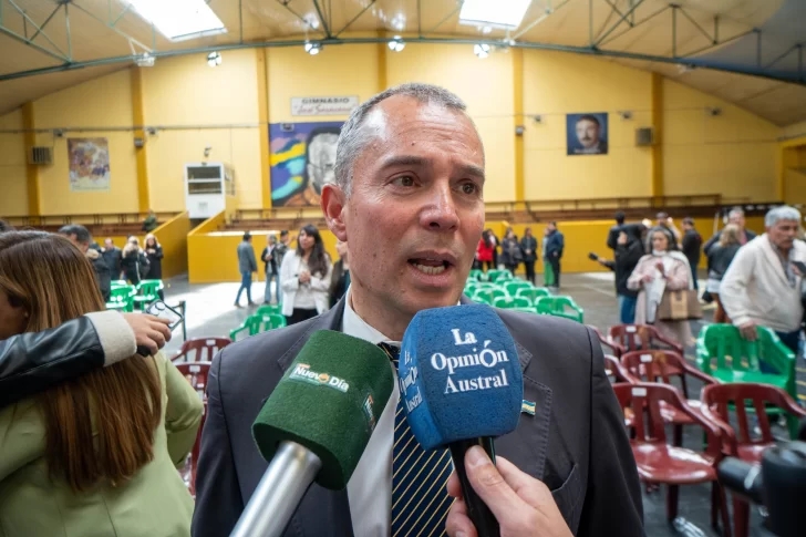 Provincia trabaja en mejorar la conectividad aérea
