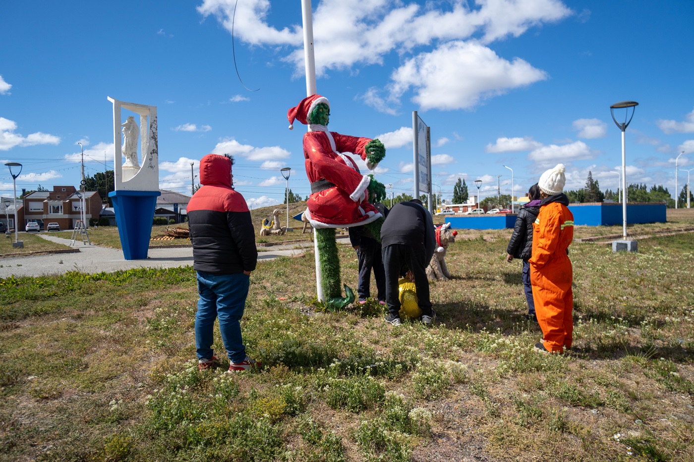 ARMADO-DEL-ARBOLITO-DE-NAVIDAD-2024-3-728x485