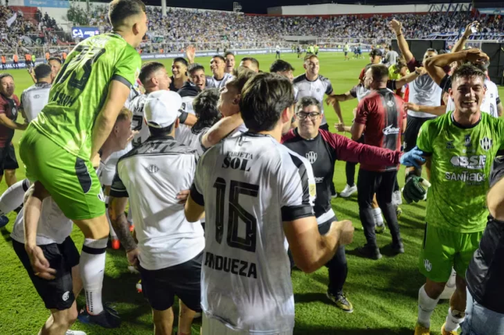 Central Córdoba de Santiago del Estero le ganó a Vélez y se consagró campeón de la Copa Argentina