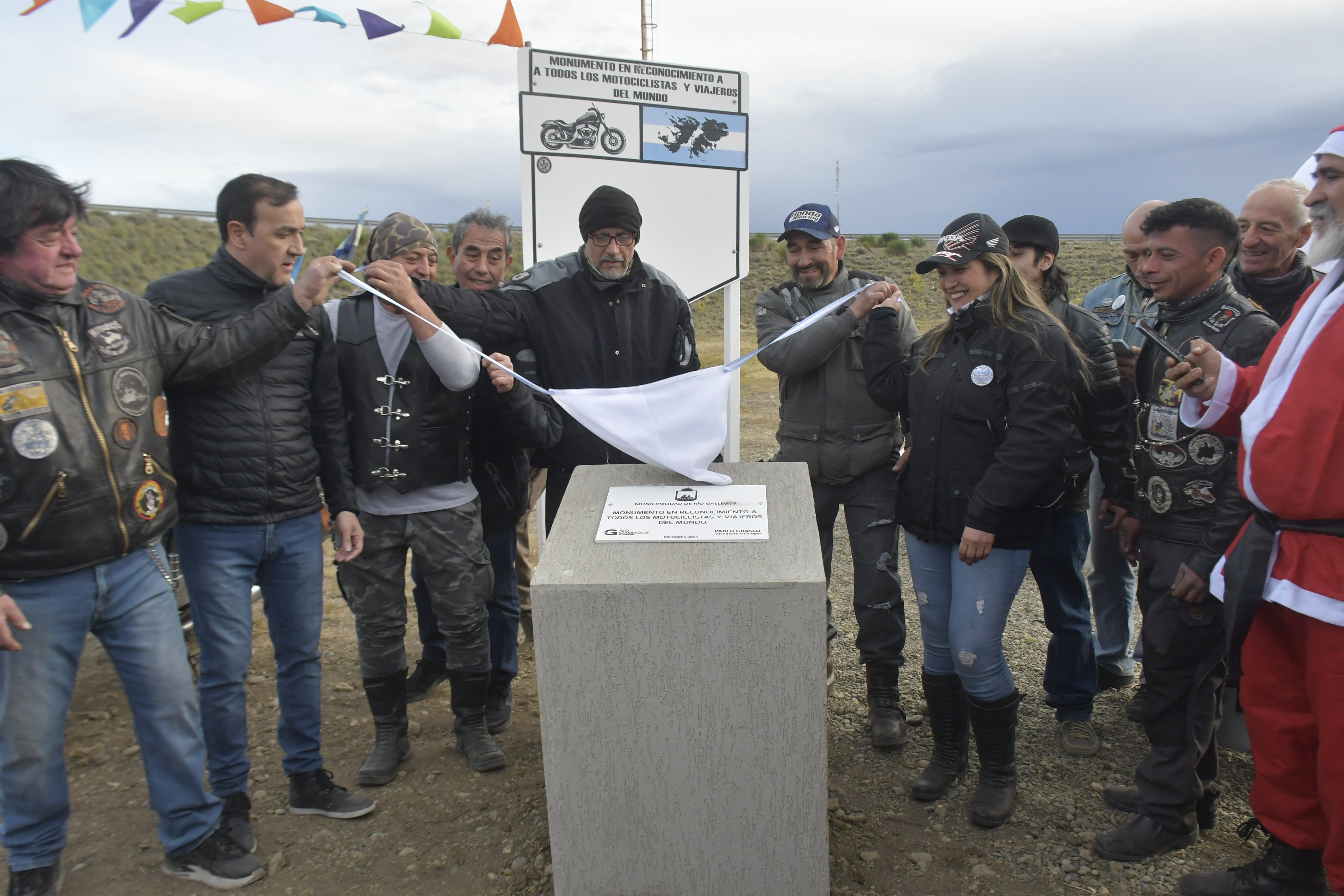 MONUMENTO-A-LOS-MOTOCICLISTAS-Y-VIAJEROS-RGL-7-728x485