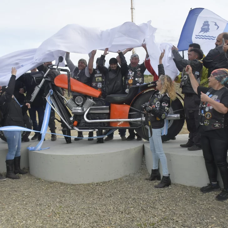 Se inauguró el Monumento a los Motociclistas y Viajeros del Mundo