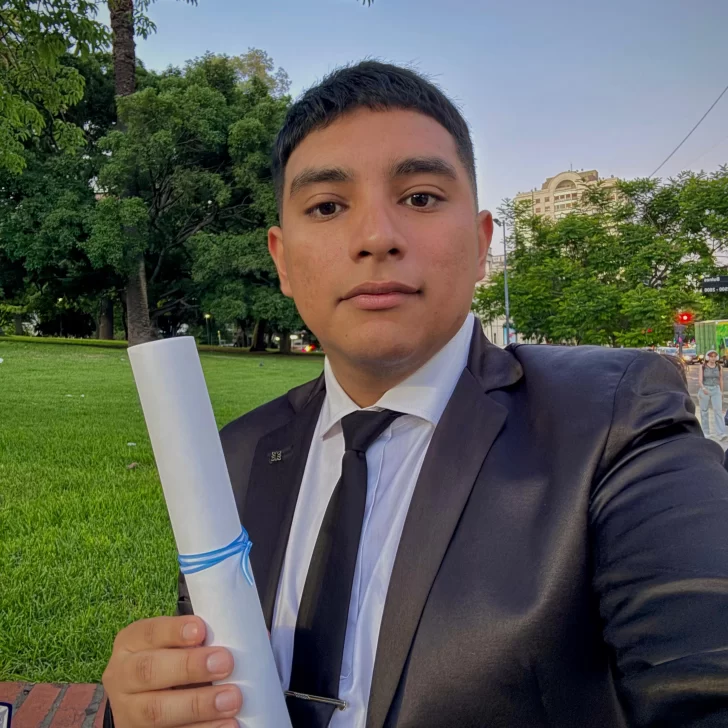 El riogalleguense Mauro Narváez recibió el premio “Ing. Isidoro Marín”: “Estoy muy contento” El riogalleguense Mauro Narváez recibió el premio “Ing. Isidoro Marín”: “Estoy muy contento”