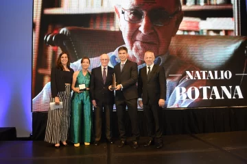 Natalio Botana, su pasión, el recuerdo del olor a tinta y la máquina de escribir: “El periodismo sigue de pie”