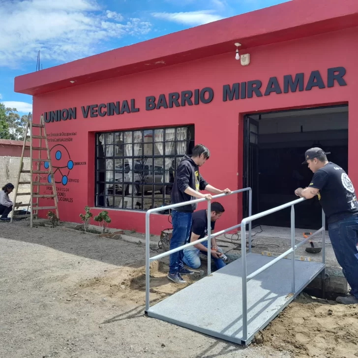 La Fundación Flota Amarilla colocó un rampa en el acceso de la Junta Vecinal del Barrio Miramar