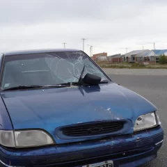 Un motociclista hospitalizado tras un violento incidente vial en la periferia de Río Gallegos