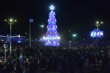 Realizaron el tradicional encendido del árbol navideño: ¡Mirá las fotos! Realizaron el tradicional encendido del árbol navideño: ¡Mirá las fotos!