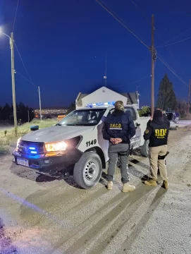La Policía incautó rodados, un arma de fuego y detuvo a dos hombres tras controles