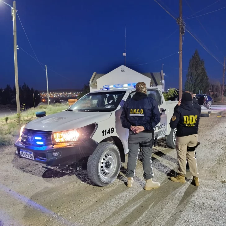 La Policía incautó rodados, un arma de fuego y detuvo a dos hombres tras controles