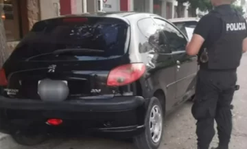 Secuestraron un vehículo en la zona céntrica que tenía pedido por un hecho de estafa Secuestraron un vehículo en la zona céntrica que tenía pedido por un hecho de estafa