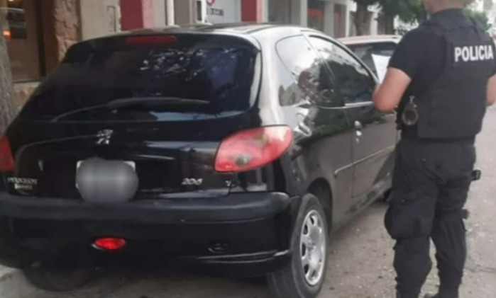 Secuestraron un vehículo en la zona céntrica que tenía pedido por un hecho de estafa
