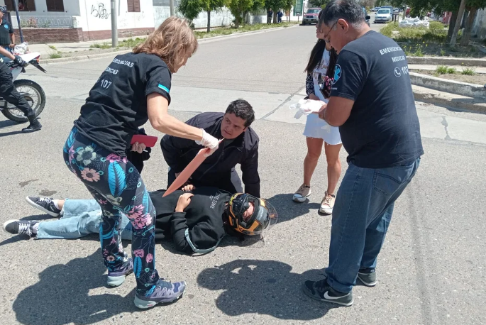 Fuerte choque en Comodoro: una mujer terminó con traumatismo de cráneo