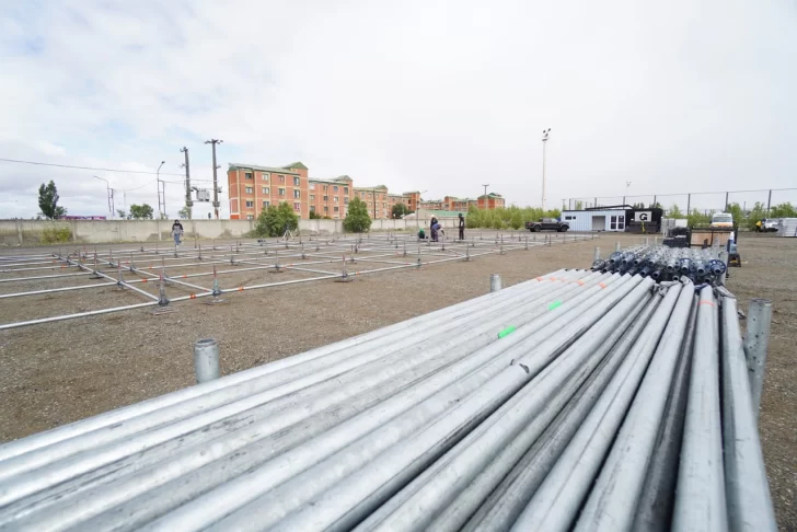 Comenzó el armado del escenario principal para para los festejos del 139° Aniversario de Río Gallegos