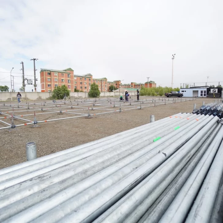 Comenzó el armado del escenario principal para para los festejos del 139° Aniversario de Río Gallegos