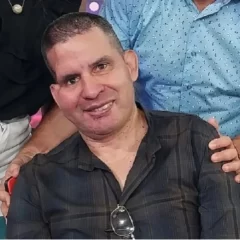 Investigan la muerte de la pareja del ex futbolista Fernando Cáceres, tras caer de un séptimo piso en Ramos Mejía
