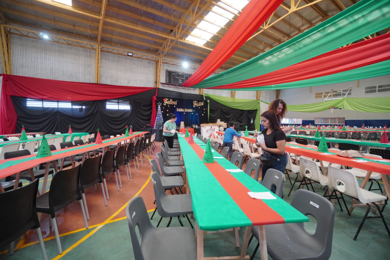 cena-navidena-solidaria-voluntarios-2-728x486