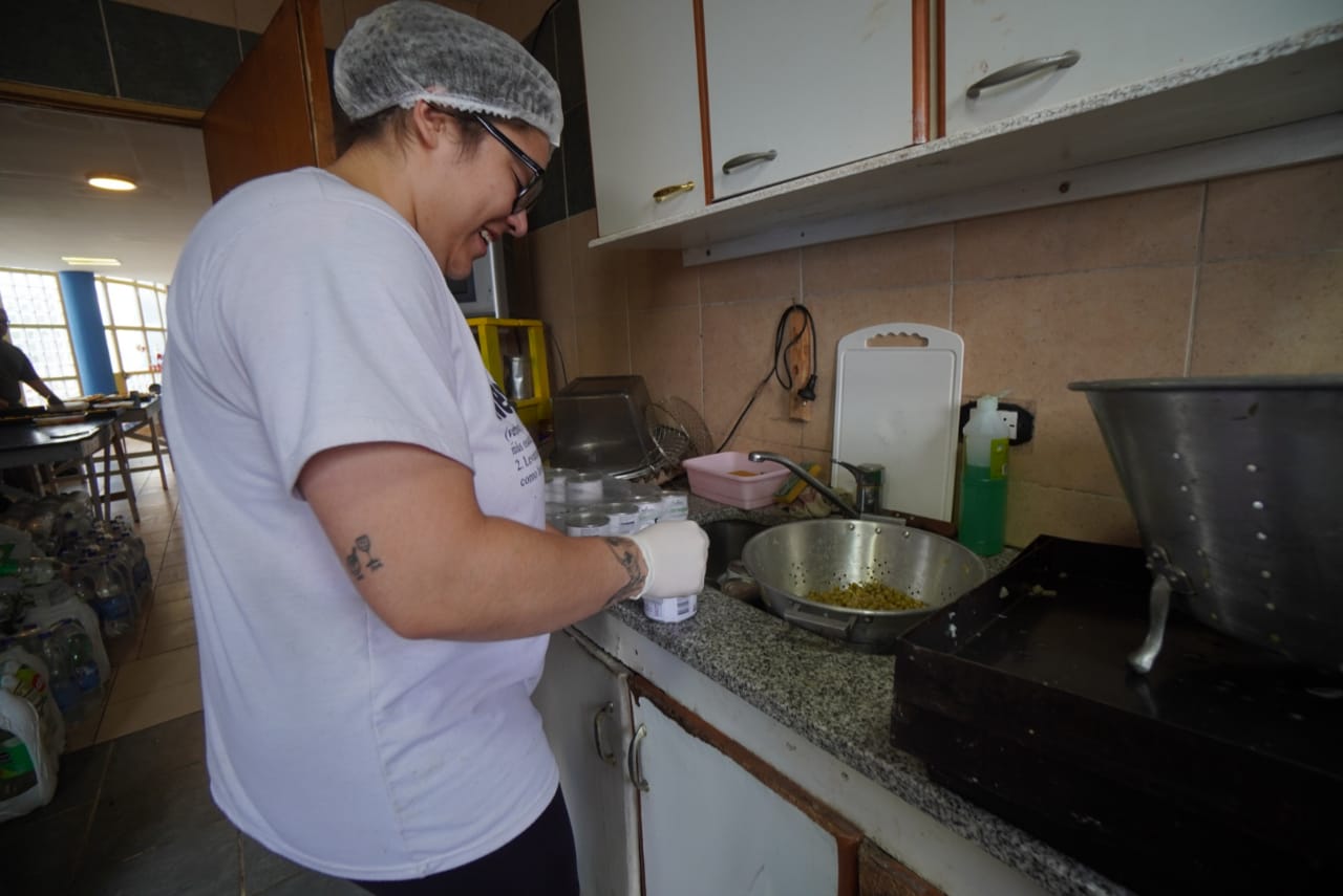 cena-navidena-solidaria-voluntarios-4-728x486