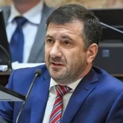 Allanaron el despacho de Edgardo Kueider y rechazaron un pedido para ser restituido a su banca