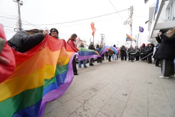 Diversidades marcharon hasta el PAMI en repudio a la polémica publicación de Jairo Guzmán