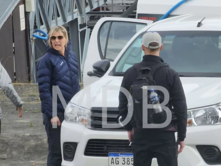 La reina Máxima y el rey Guillermo hicieron trekking sobre el Glaciar Perito Moreno y pasarán Navidad en Bariloche