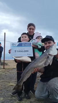 Gran Torneo de Pesca en Punta Loyola: el ganador del millón sacó una pieza de más de 6 kg