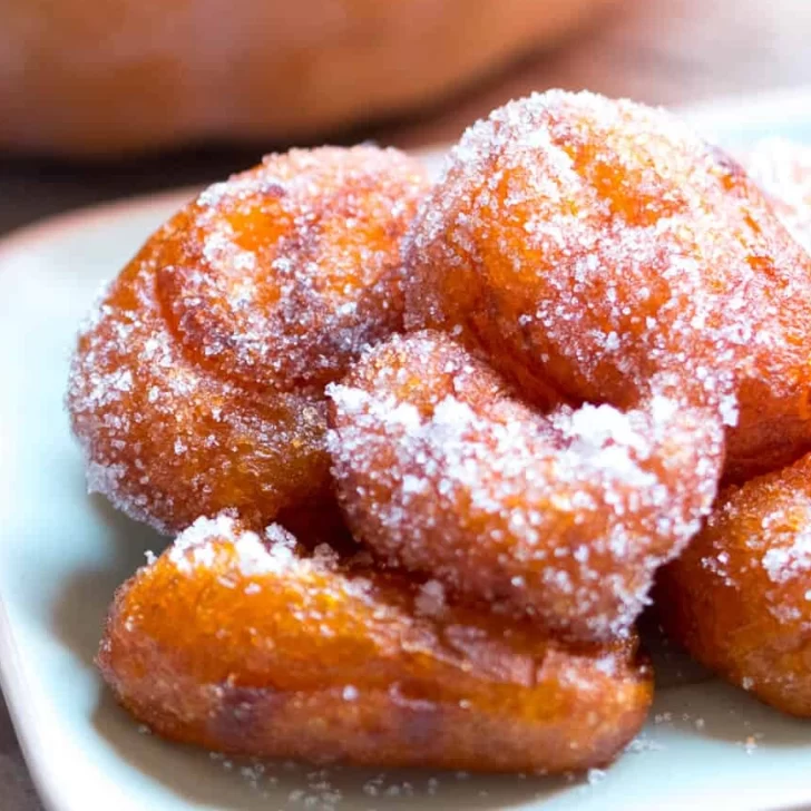 Receta de buñuelos dulces y esponjosos: una merienda fácil y económica