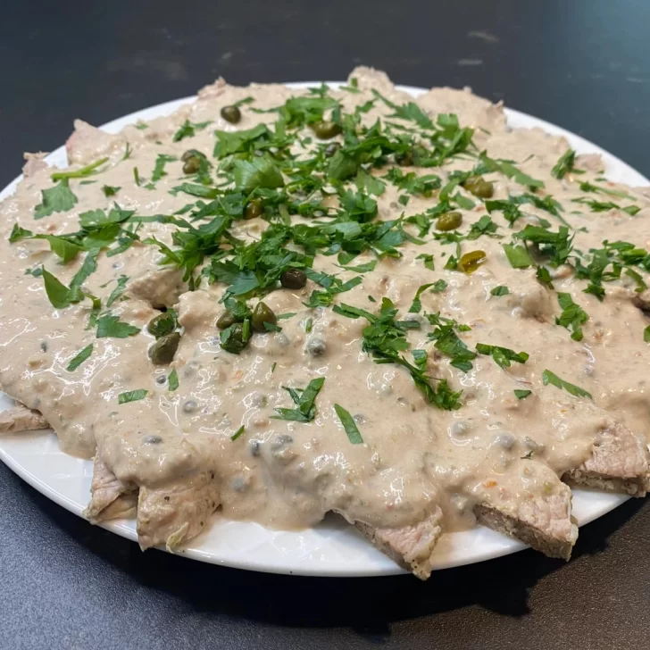 Receta de vitel toné con cerdo: una alternativa económica para Año Nuevo