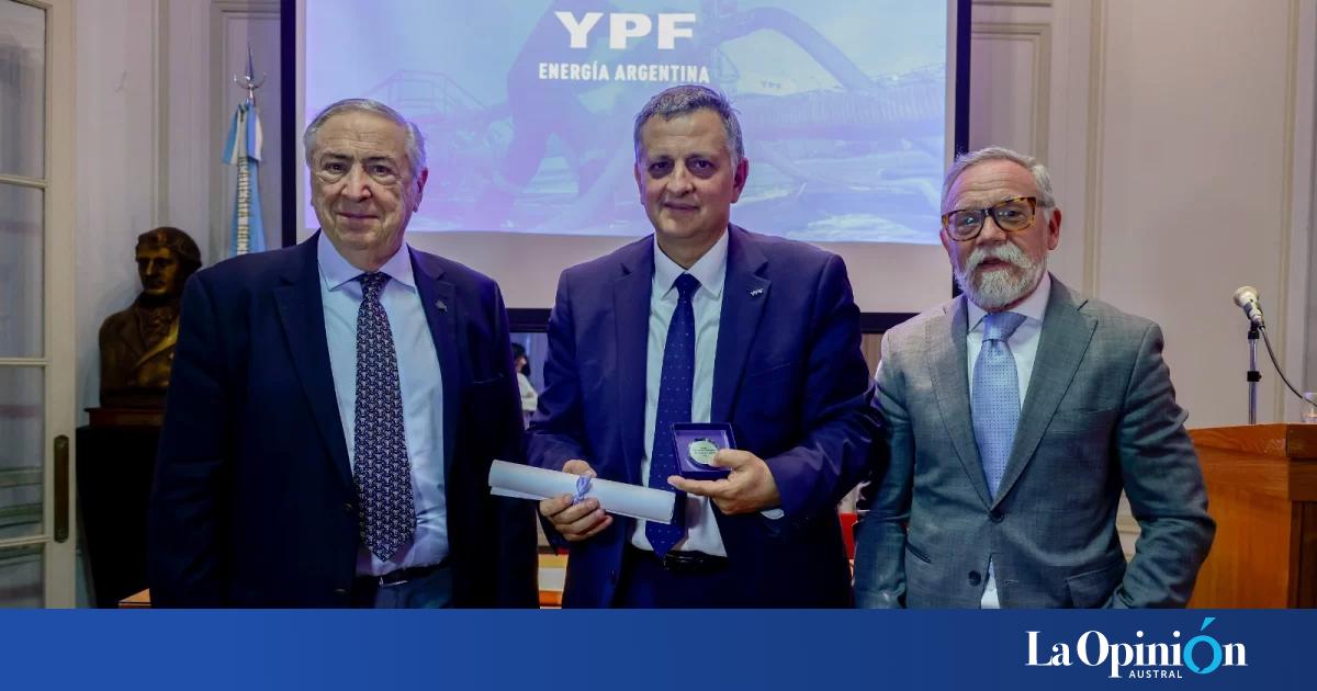 El presidente de YPF, Horacio Marín, fue reconocido por su labor como ...