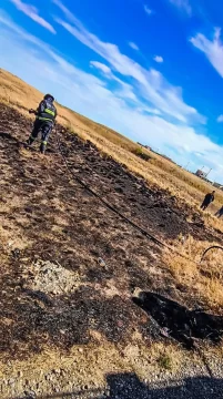 Jugaban con pirotecnia y provocaron un incendio en las afueras de Río Gallegos Jugaban con pirotecnia y provocaron un incendio en las afueras de Río Gallegos