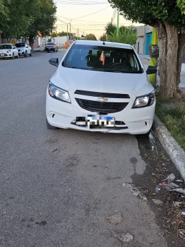 Las hizo todas: circulaba alcoholizado e intentó agredir a una inspectora de Tránsito cuando le iban a retener el auto