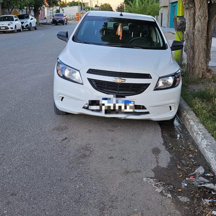 Las hizo todas: circulaba alcoholizado e intentó agredir a una inspectora de Tránsito cuando le iban a retener el auto
