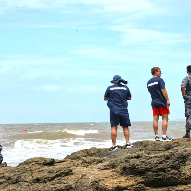 Punta del Este: continúa la búsqueda del argentino que desapareció tras meterse al mar rescatar a una amiga