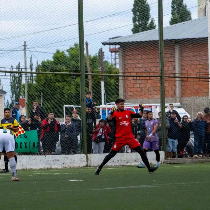 Golpe a golpe y penal a penal: la CAI dejó al Boxing sin final